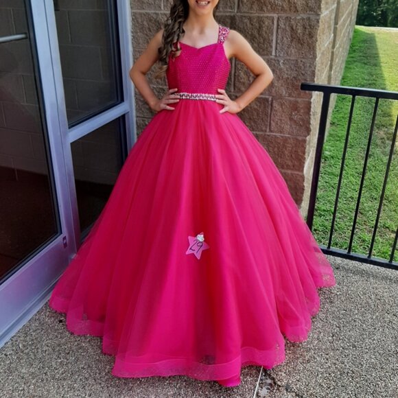 Ritzee Girl dark pink pageant dress little girl size 8, runs bigger - Picture 1 of 9